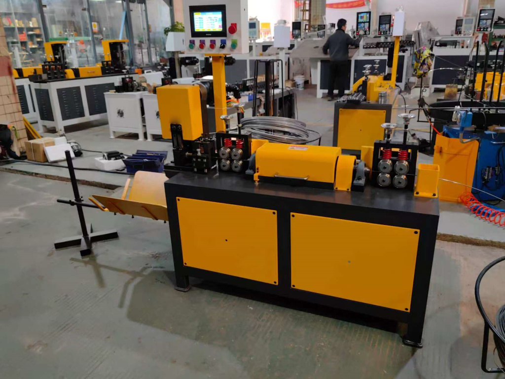 Правильно-отрезной станок ZS1-4 Правильно-отрезной станок ZS1-4