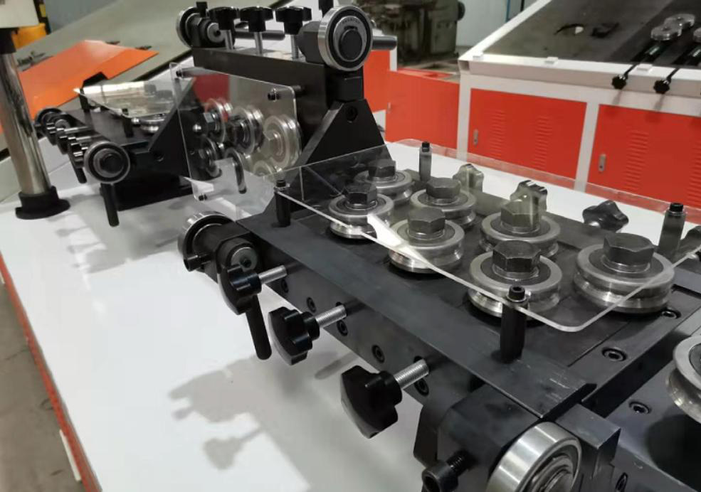 Станок для 2D гибки проволоки 2D-4012