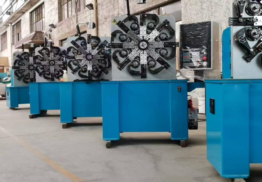 Многоосевой станок для гибки проволоки с ЧПУ LB-825