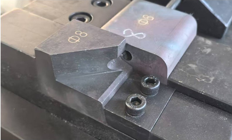 Станок для 3D гибки проволоки ZX-3D-8016